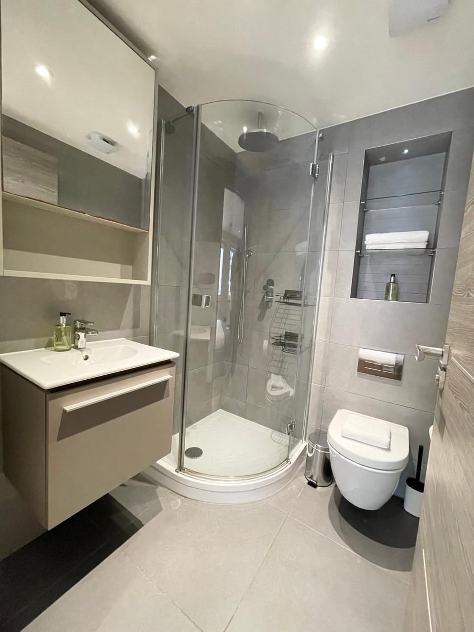Shower, Toilet, Bathroom