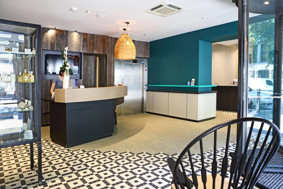 Lobby or reception, On site