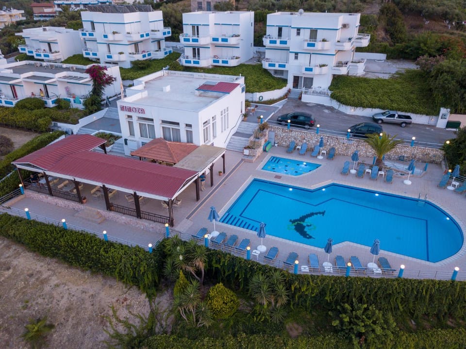 Swimming pool, Swimming pool