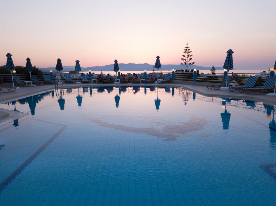 Swimming pool, Swimming pool