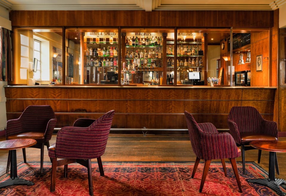 Seating area, Drinks