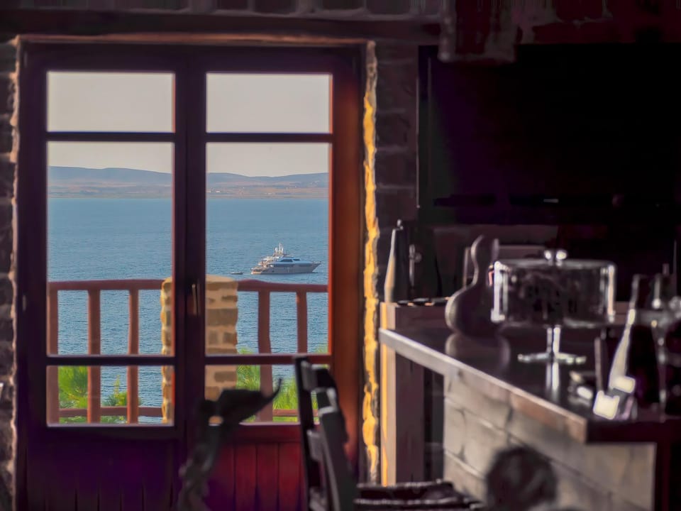 Sea view, Area and facilities