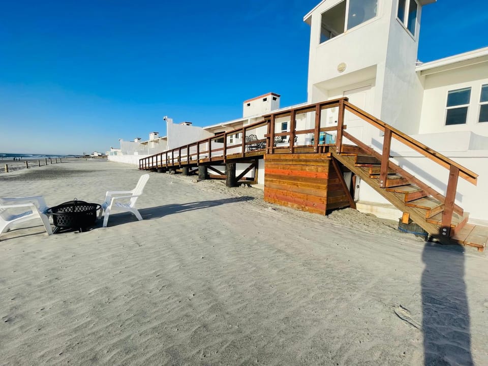 Facade/entrance, Beach