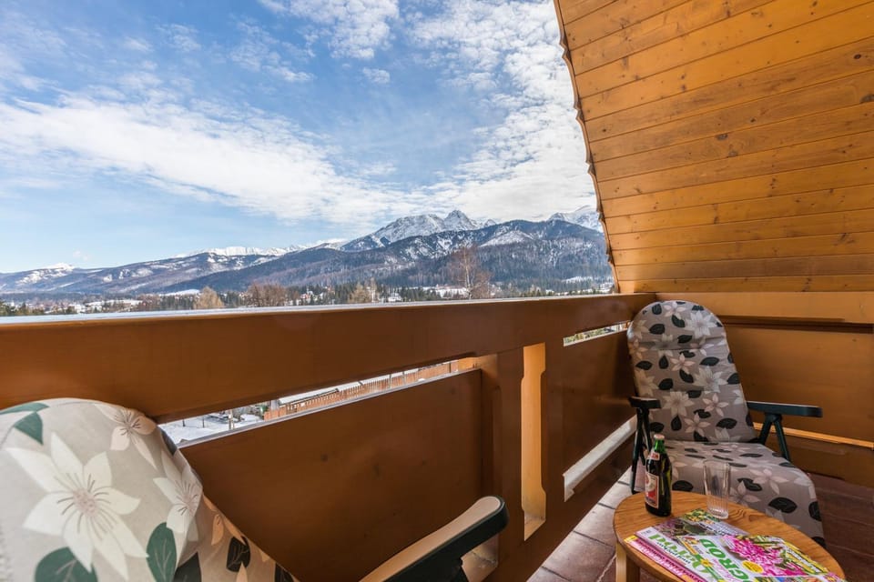 Balcony/Terrace, Mountain view