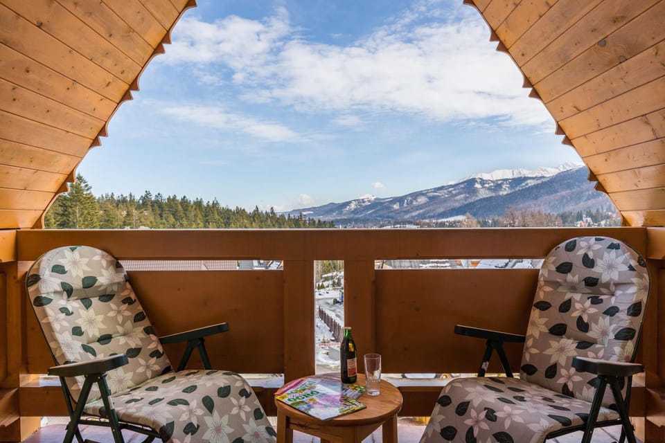 Balcony/Terrace, Mountain view
