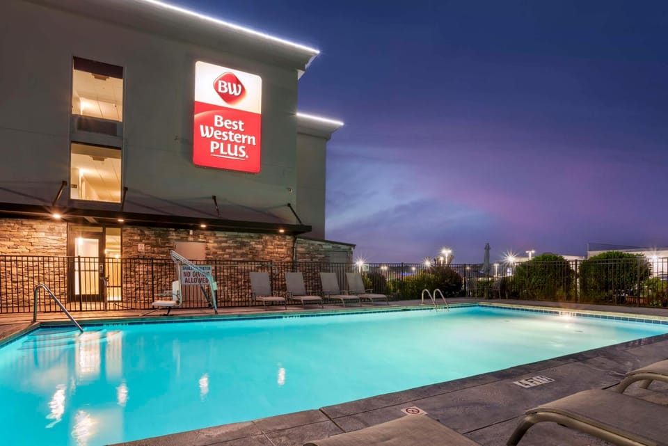 Pool view, Swimming pool