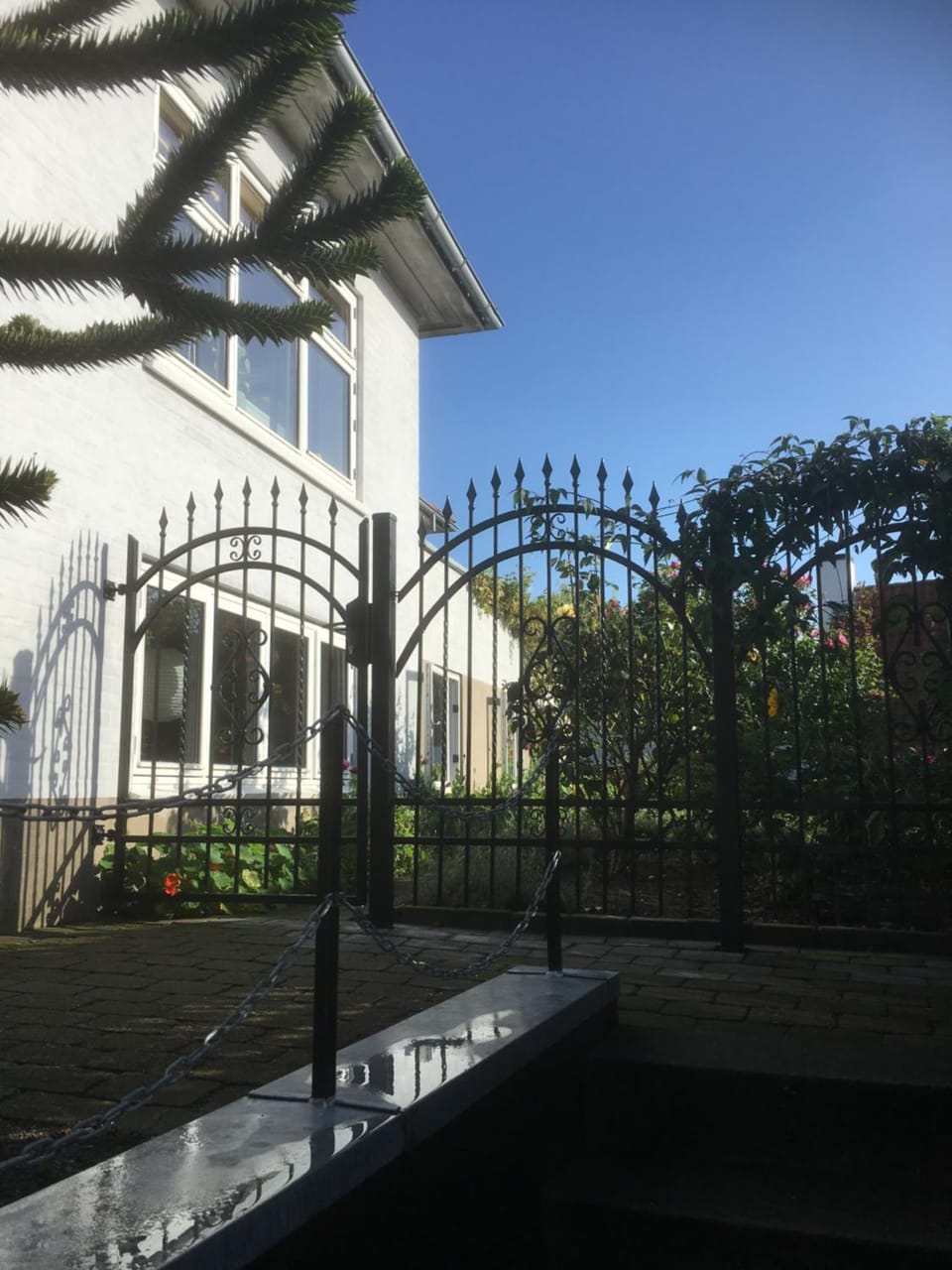 Facade/entrance