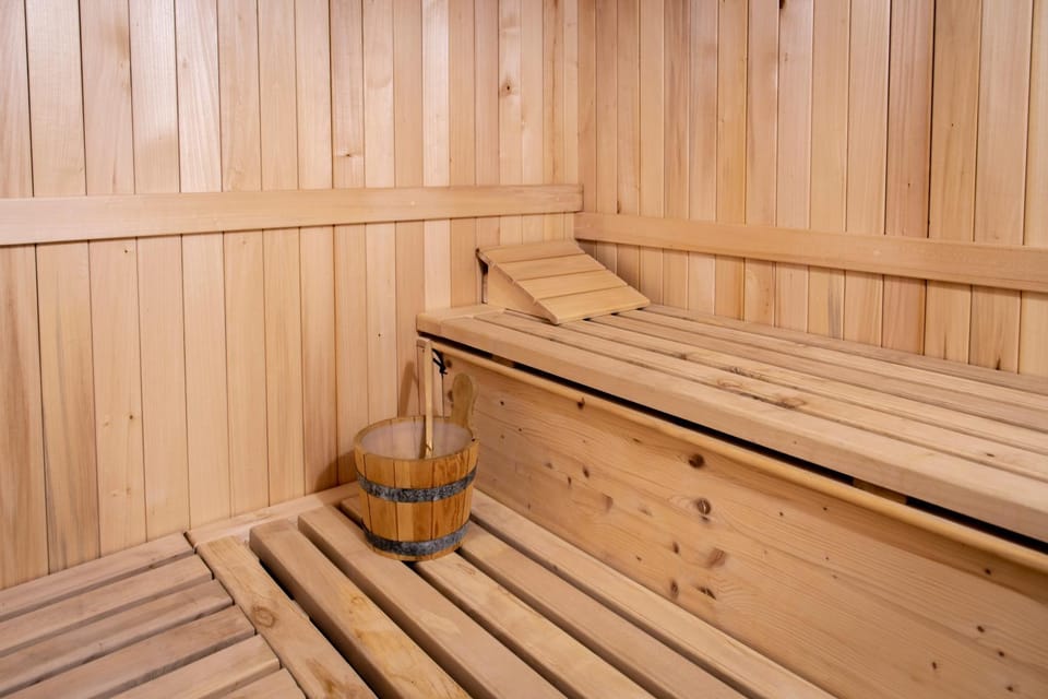 Property building, Sauna, Spa and wellness centre/facilities