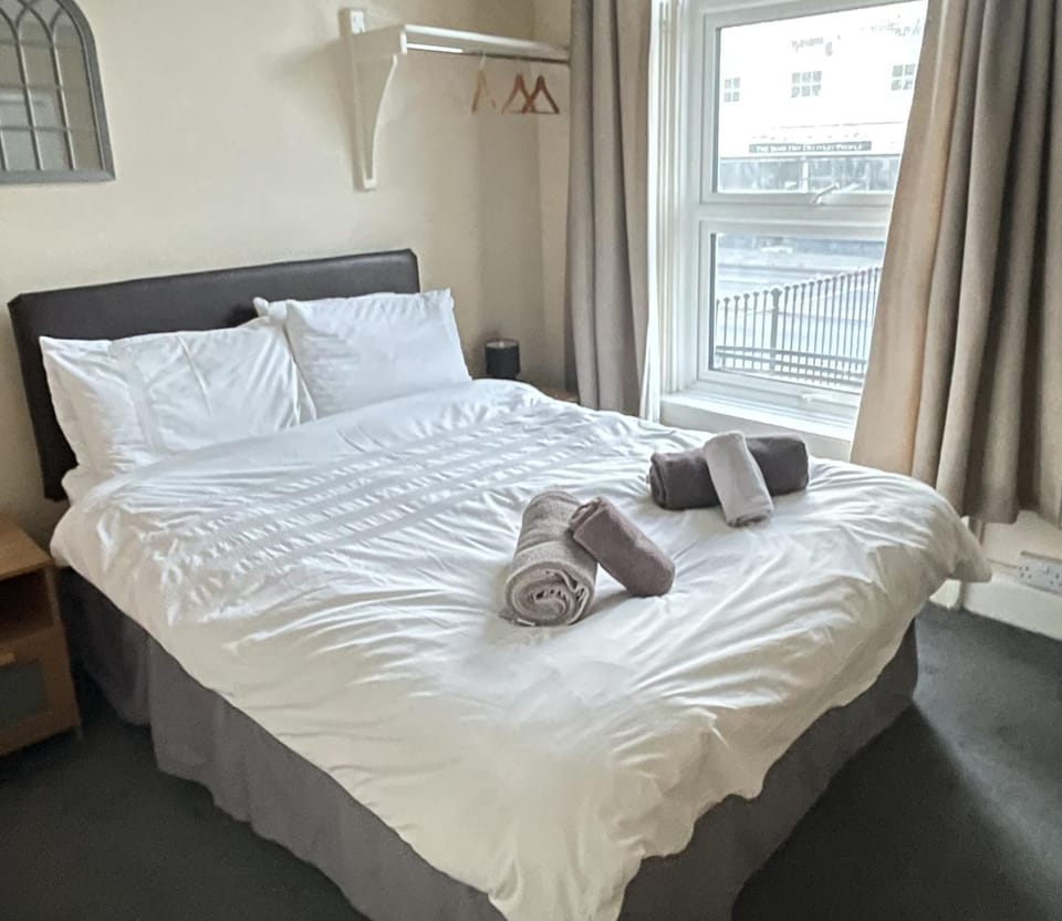 Admiral Blake Guesthouse Bed and Breakfast in Bridgwater