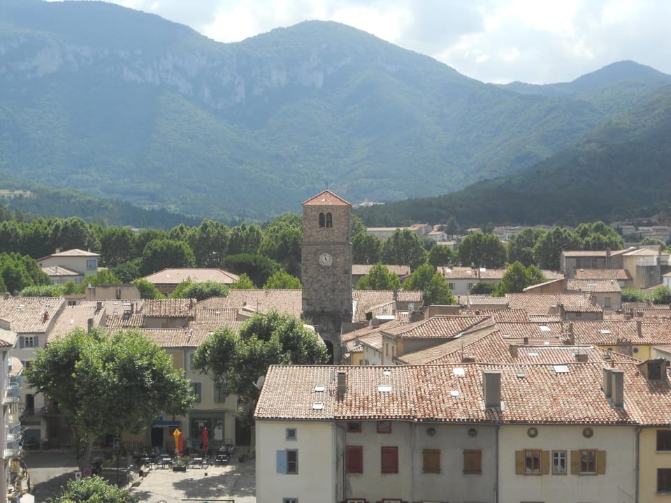 Neighbourhood, Bird's eye view, Mountain view, Street view