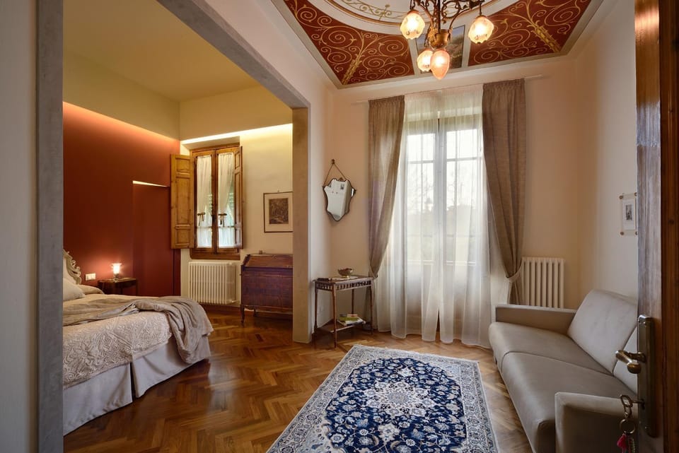Seating area, Bedroom