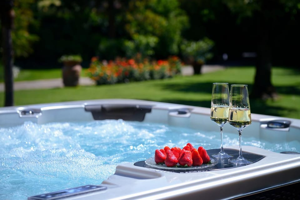 Spring, Summer, Garden, Hot Tub, Solarium, Garden view, Swimming pool, Swimming pool, Swimming pool, Open Air Bath
