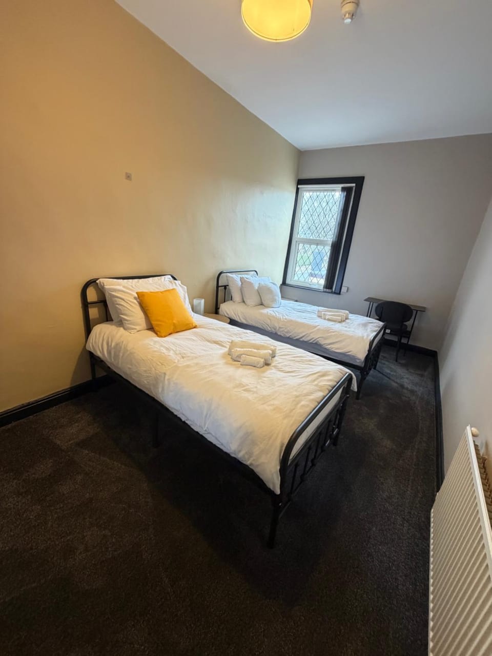 Photo of the whole room, Bedroom