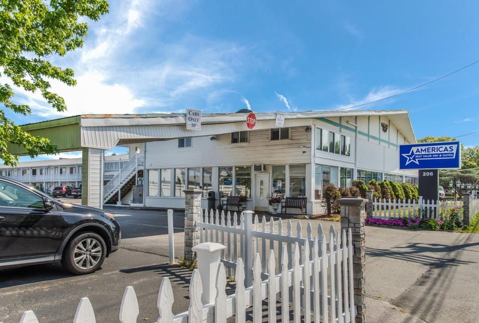 Americas Best Value Inn Hyannis Motel in Hyannis