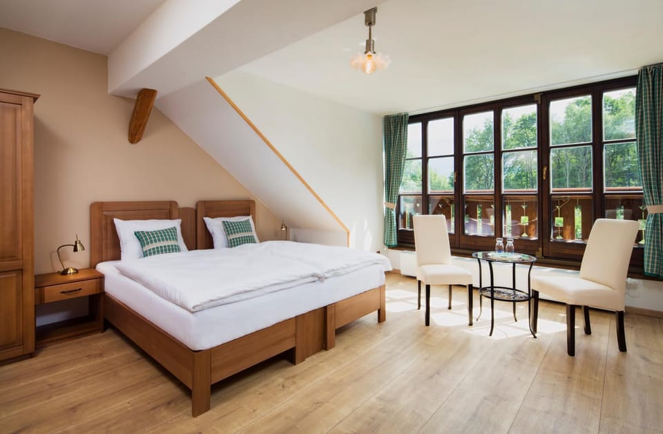 Living room, Photo of the whole room, Bedroom