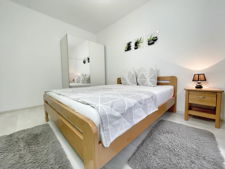 Bed, Bedroom, wardrobe