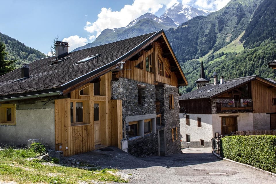 Property building, Facade/entrance, Mountain view, Street view