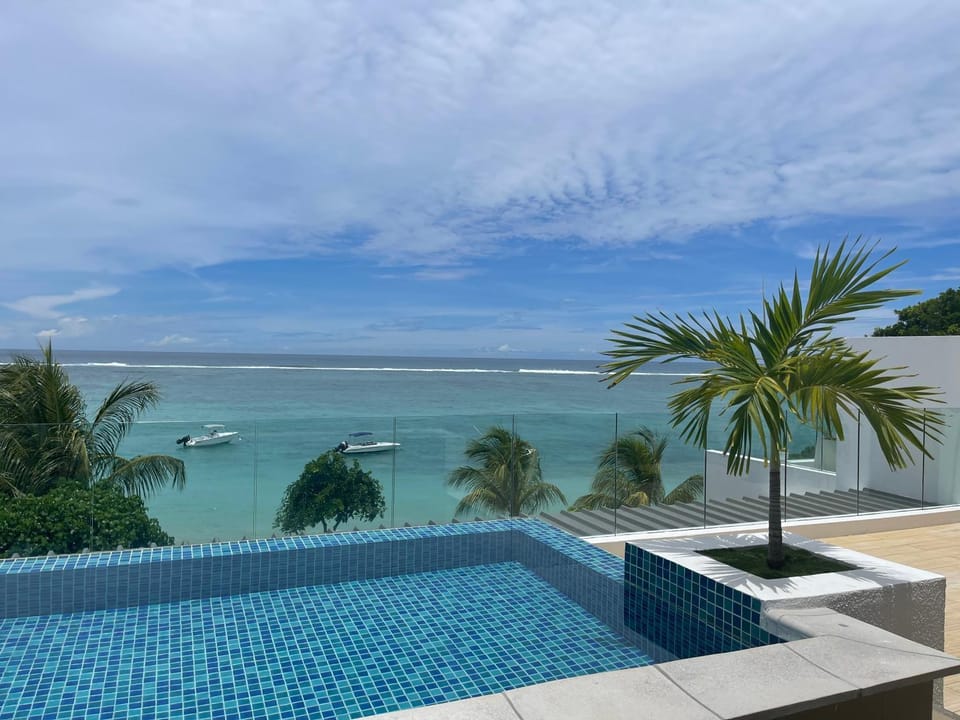 Cap Ouest Beachfront Luxury Penthouse & Apartment Apartment in Flic en Flac