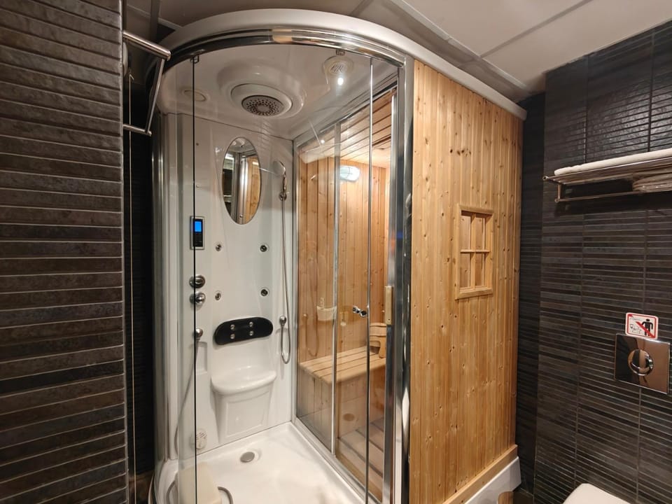 Sauna, Bathroom