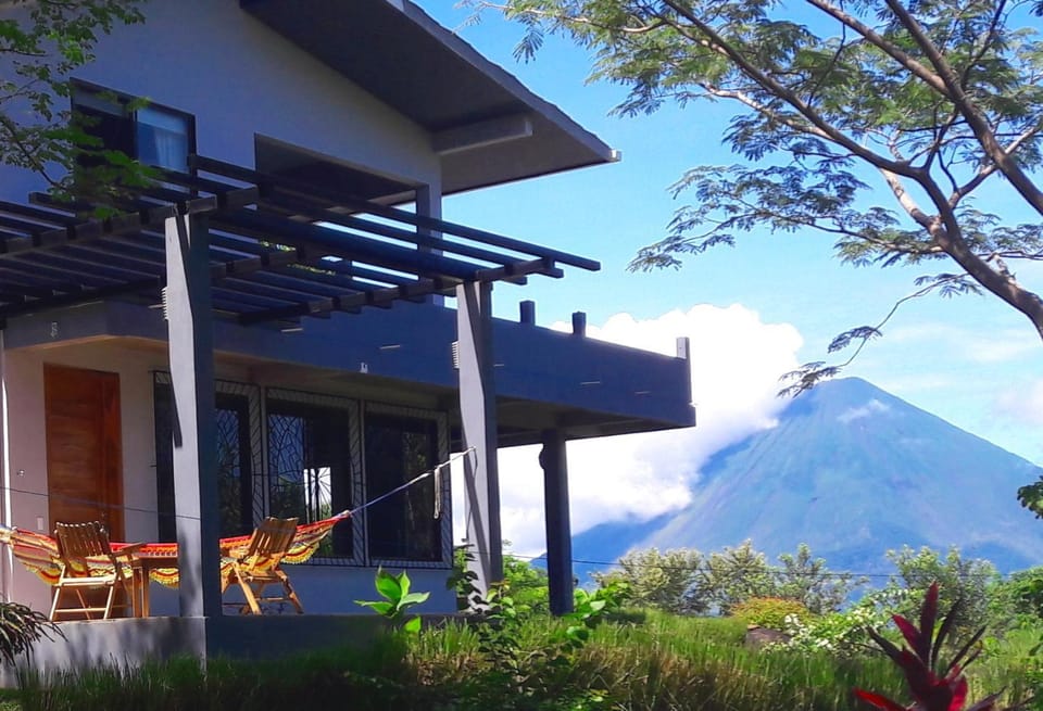 Property building, Facade/entrance, Garden view, Lake view, Landmark view, Mountain view