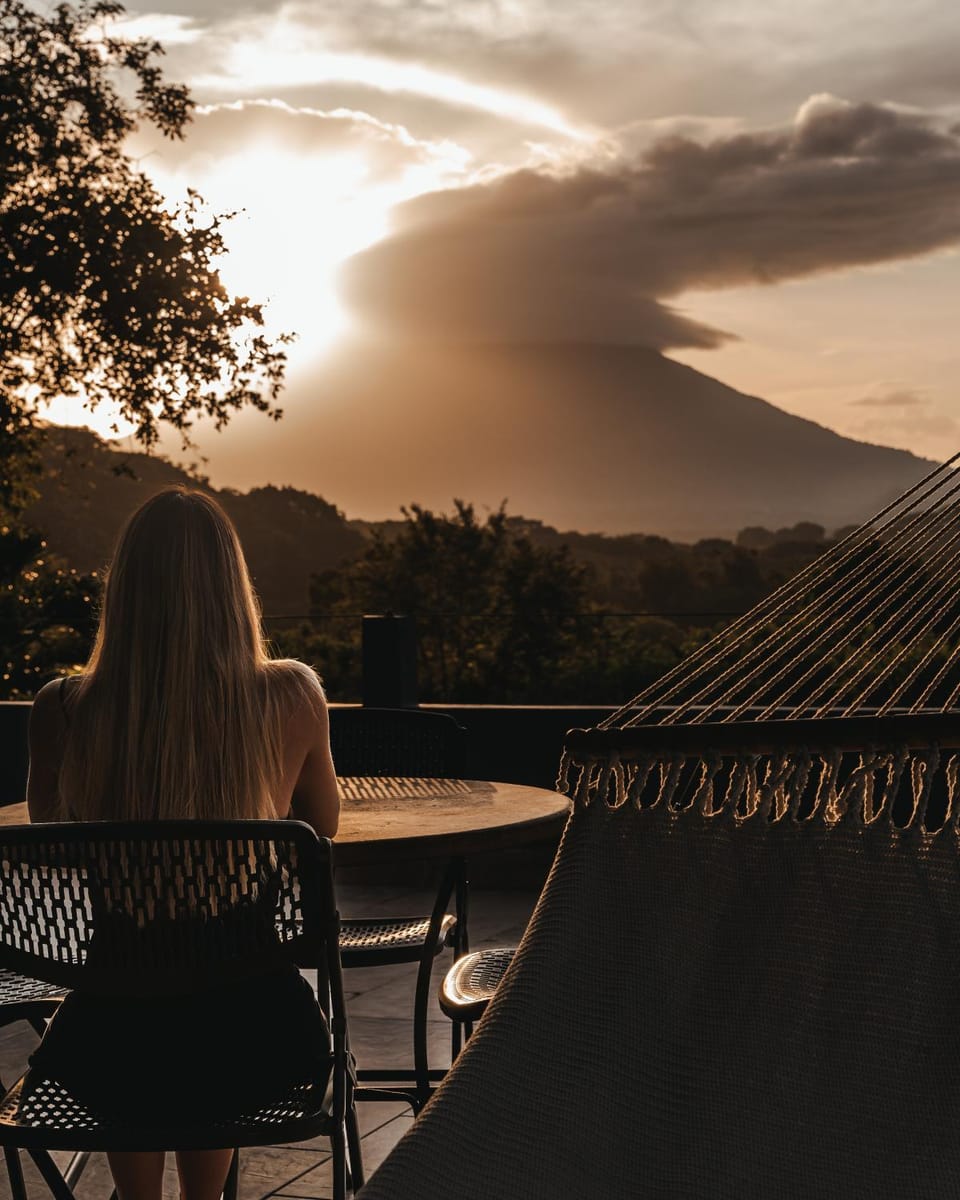 View (from property/room), Balcony/Terrace, Lake view, Mountain view, Sunset