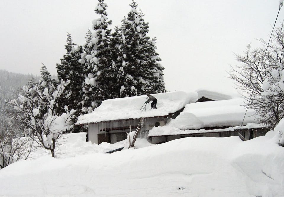 Property building, Facade/entrance, Winter