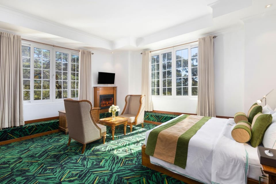 Bed, Living room, Bedroom