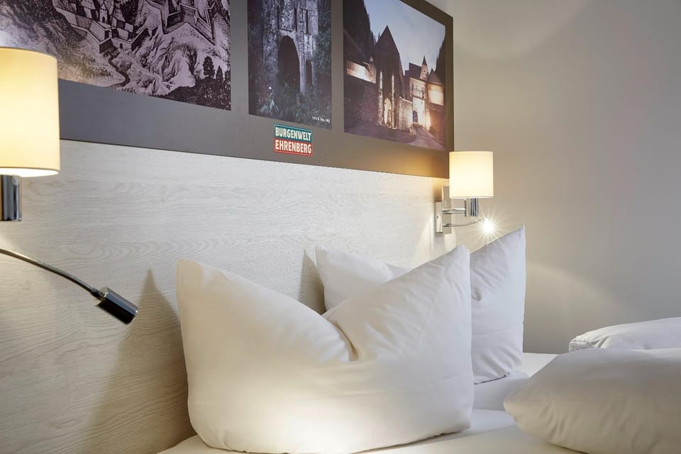 Photo of the whole room, Decorative detail, Bedroom