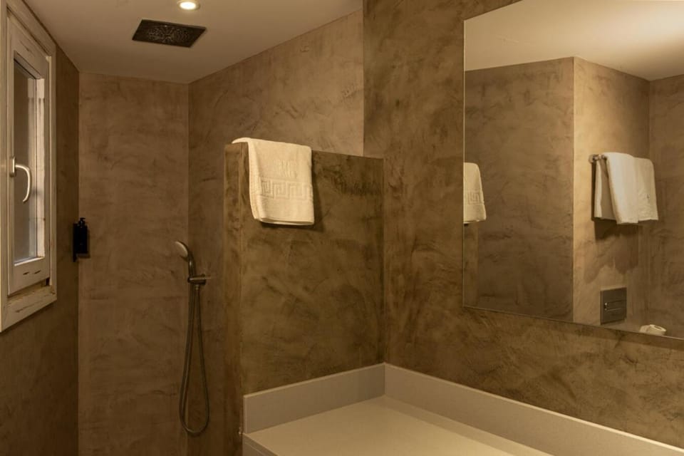Shower, Bathroom, towels