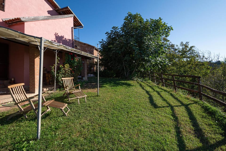 Splendido rustico nella Langa House in Liguria