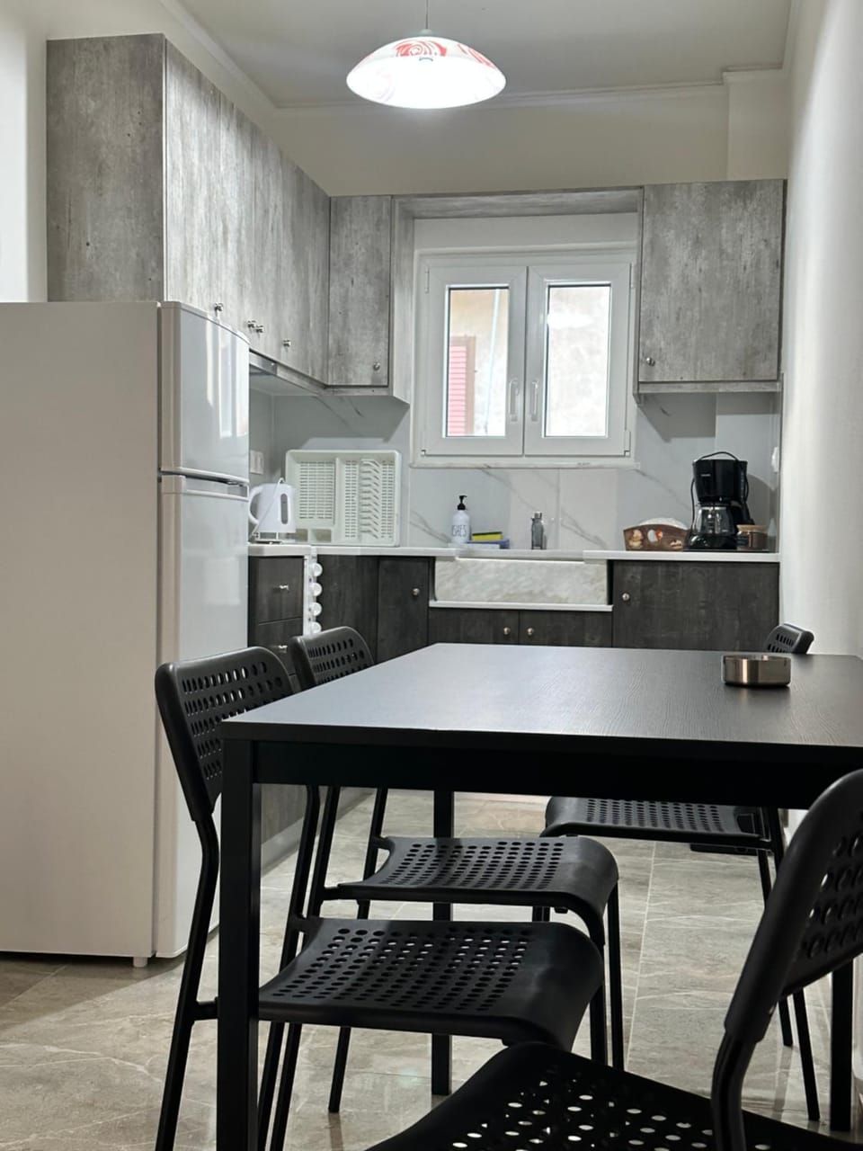 Kitchen or kitchenette, Seating area, Dining area