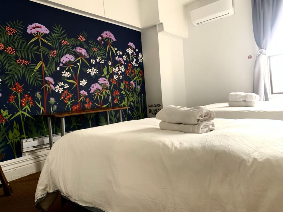 Bed, Photo of the whole room, Decorative detail, Bedroom, towels, air conditioner