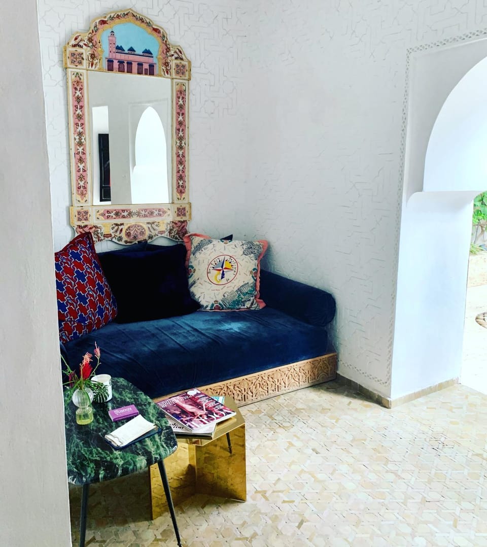 Communal lounge/ TV room