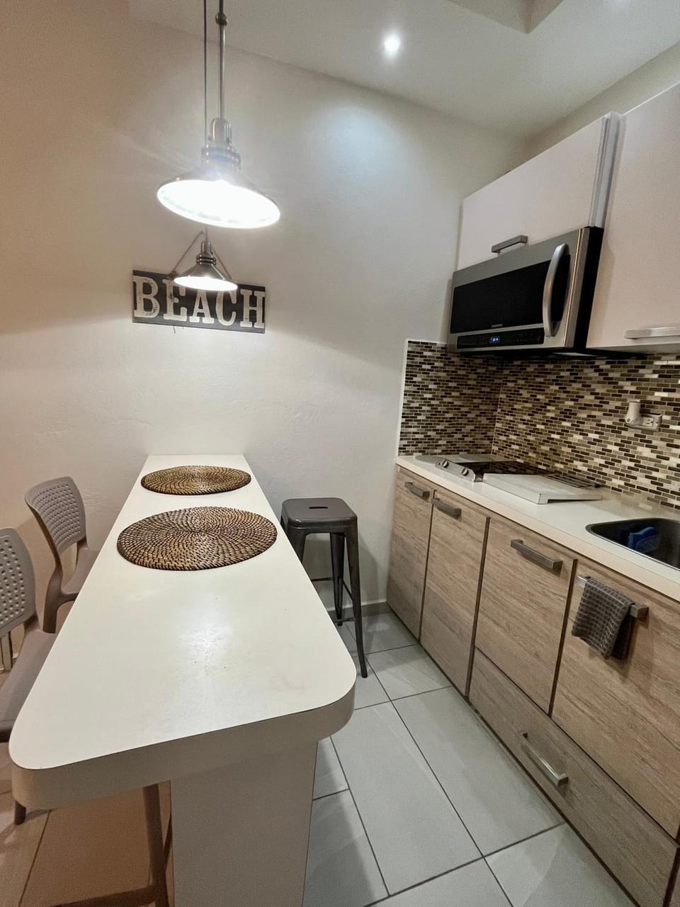 Walk to the Beach 2Min, Cozy, Boutique, Pool, Palmeras Del Mar Isabela Apartment in Isabela