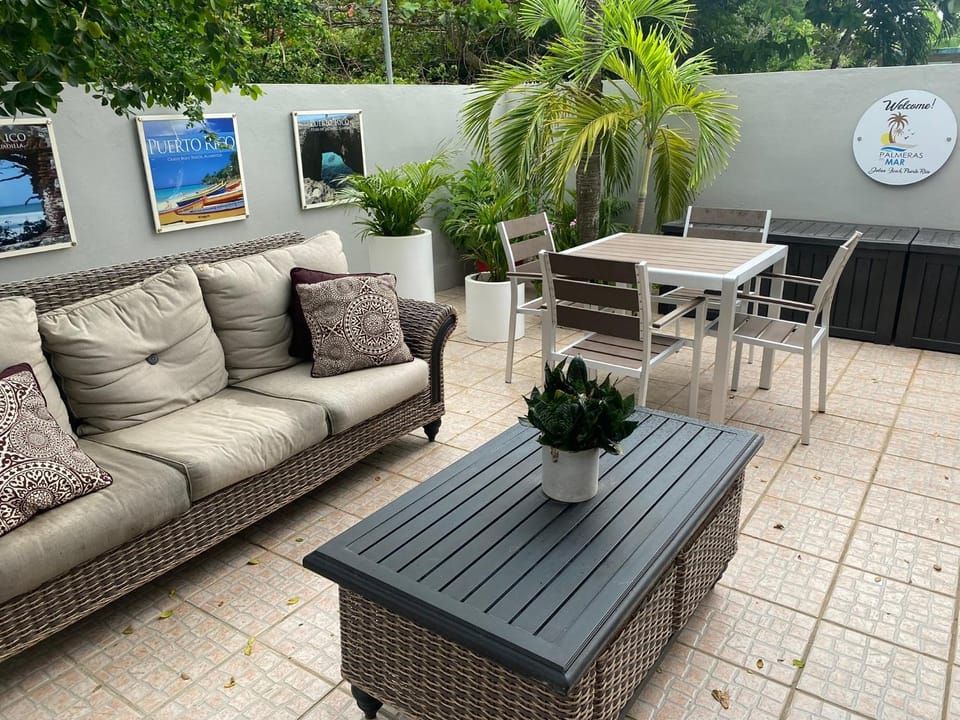 Walk to the Beach 2Min, Cozy, Boutique, Pool, Palmeras Del Mar Isabela Apartment in Isabela