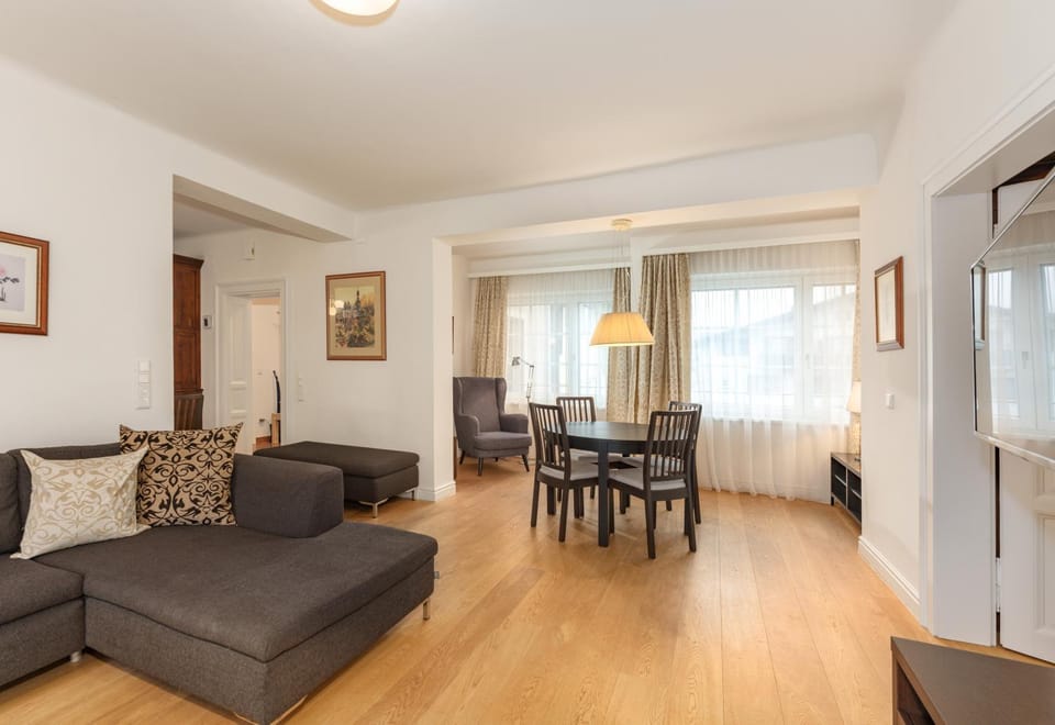 Living room, Seating area, Dining area