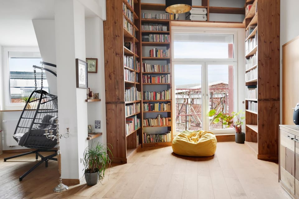 Library, Photo of the whole room