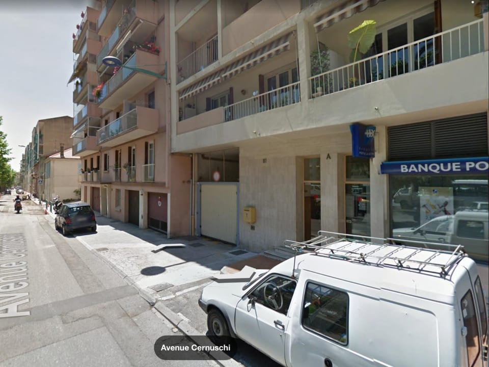 Property building, Facade/entrance, On site