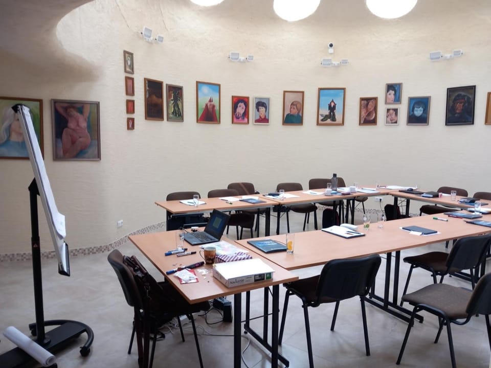 Meeting/conference room, Area and facilities