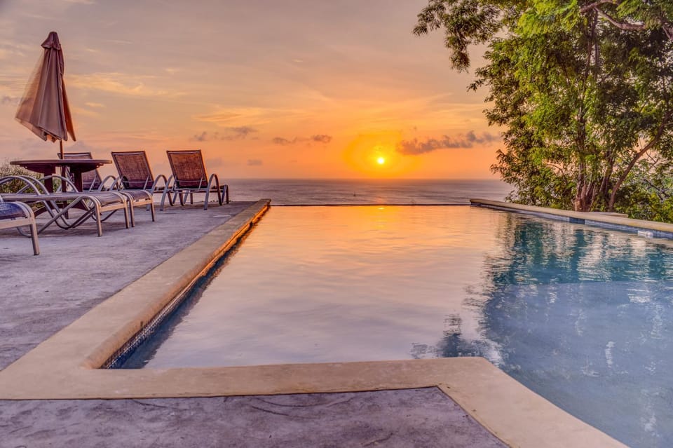Pool view, Sea view