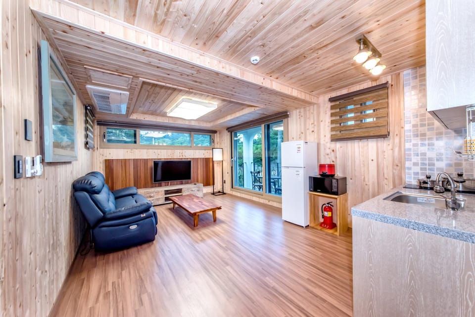 Dongbackdongsan Pension House in South Korea