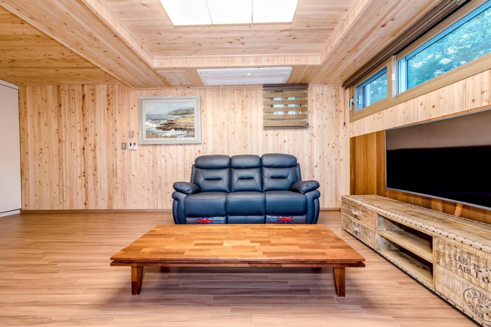 Dongbackdongsan Pension House in South Korea