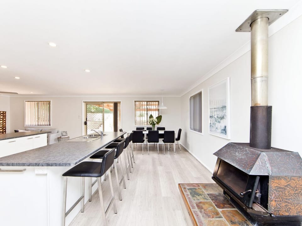 Dining area, flat iron, kitchen