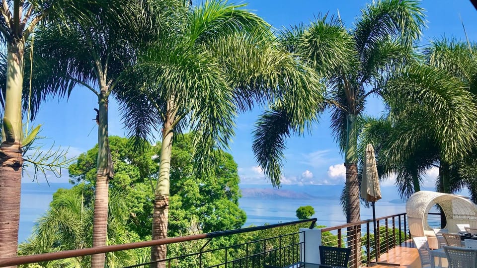 Restaurant/places to eat, Restaurant/places to eat, View (from property/room), Garden view, Lake view