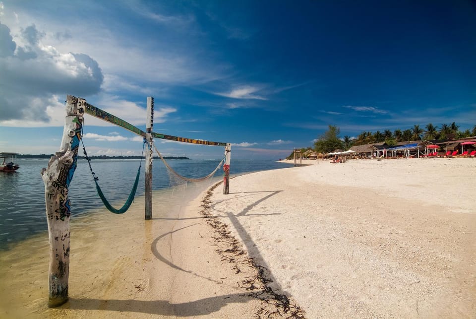 Neighbourhood, Beach