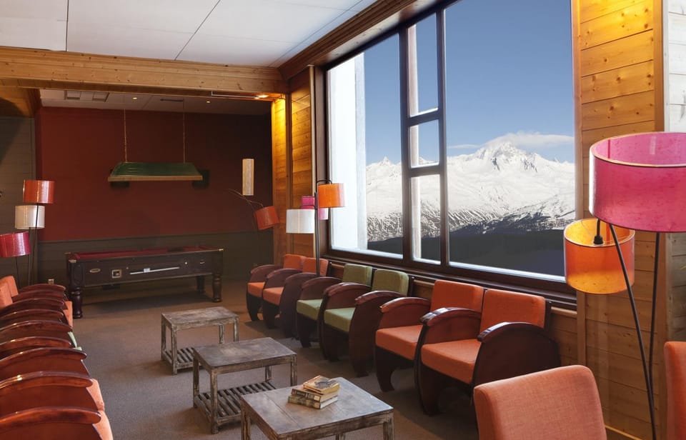 Billiard, Lobby or reception