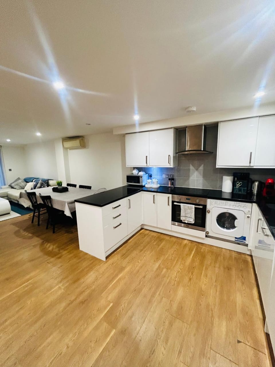 Dining area, kitchen