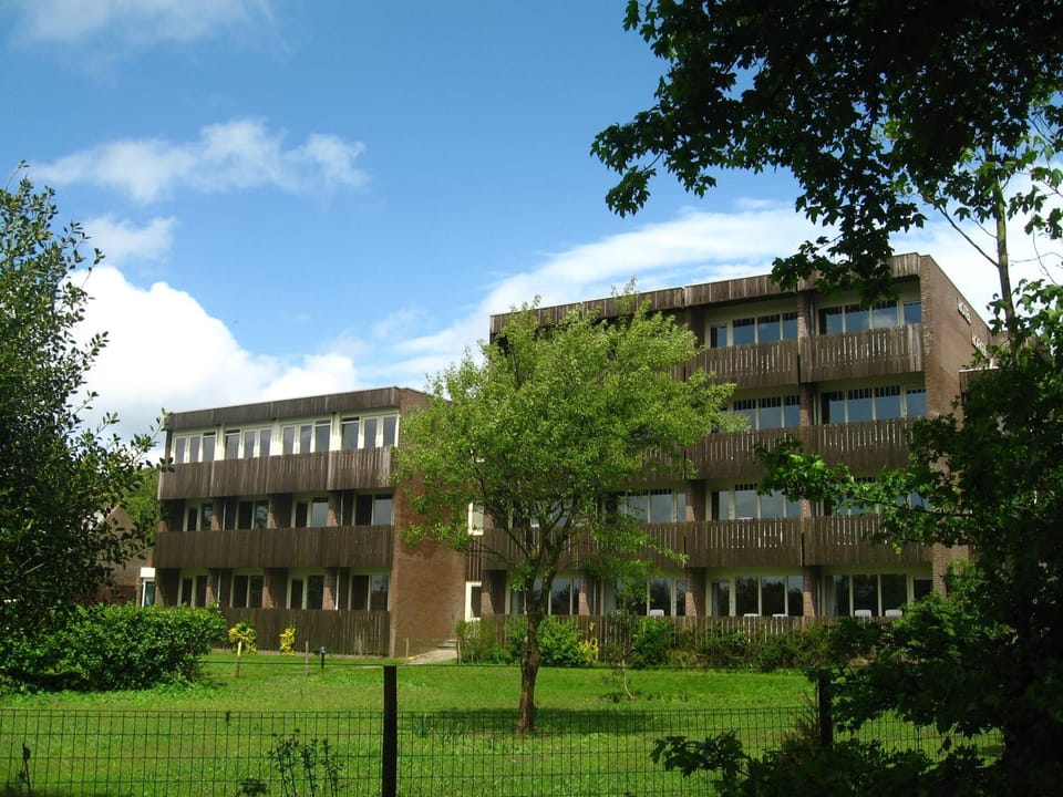 Property building, Garden, Area and facilities