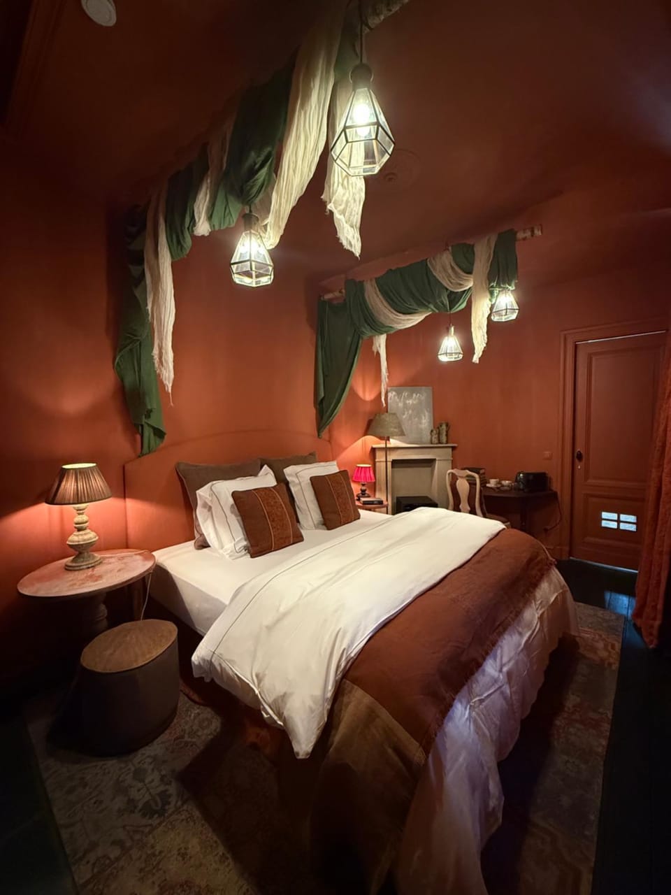 Guesthouse Nights by Morpheus Bed and Breakfast in Antwerp