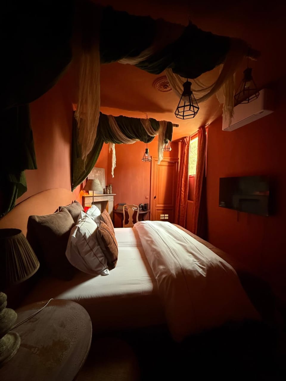 Guesthouse Nights by Morpheus Bed and Breakfast in Antwerp